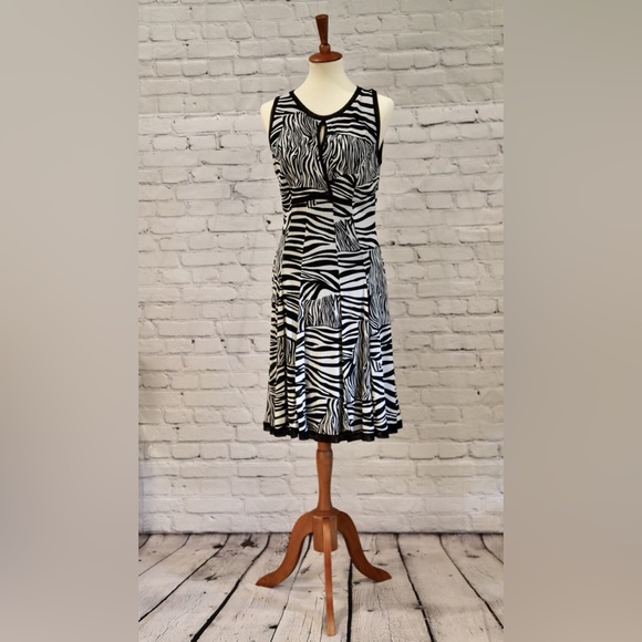 Zebra print sleeveless dress nwt small - Picture 3 of 7